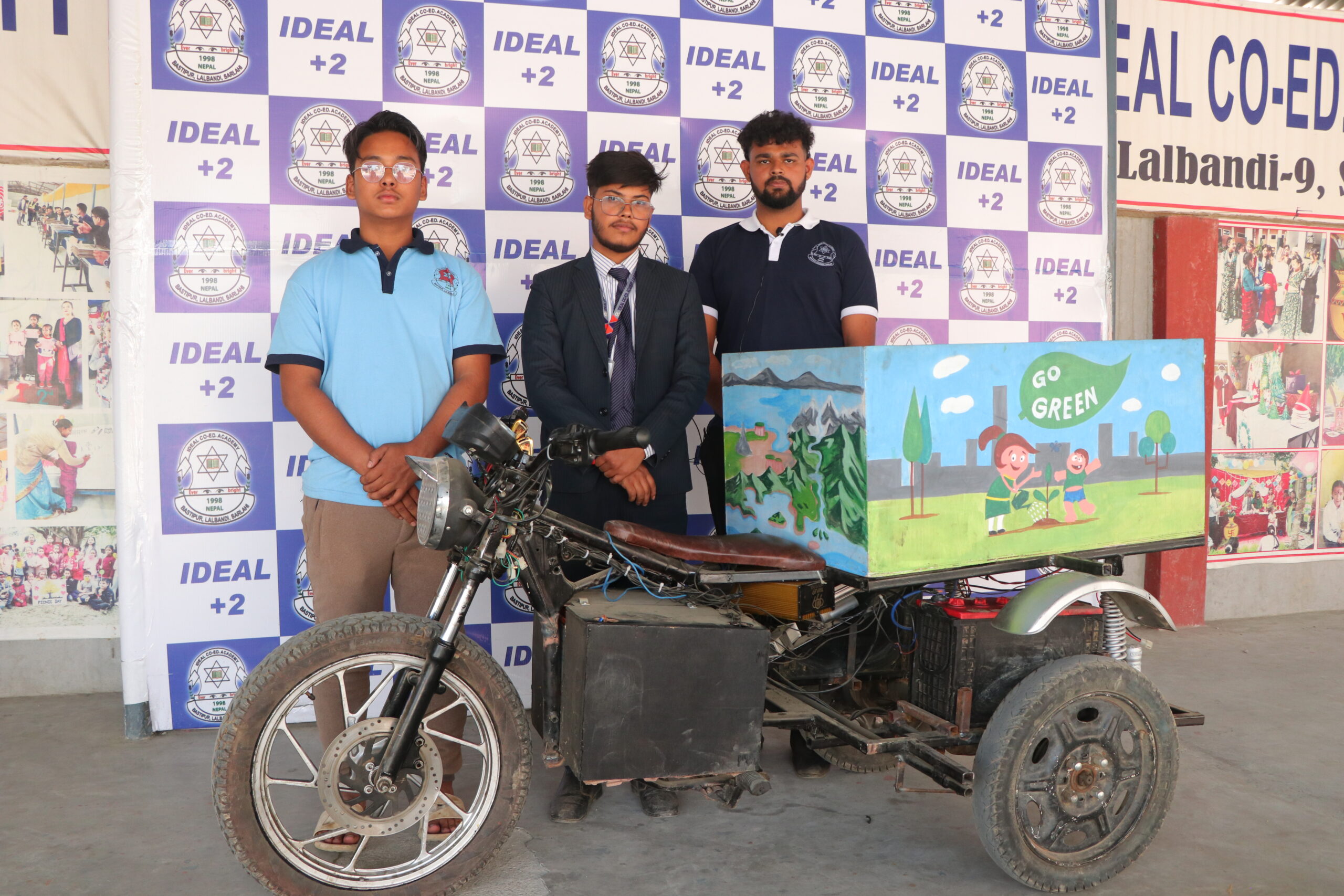 Students in Lalbandi build EV tractor