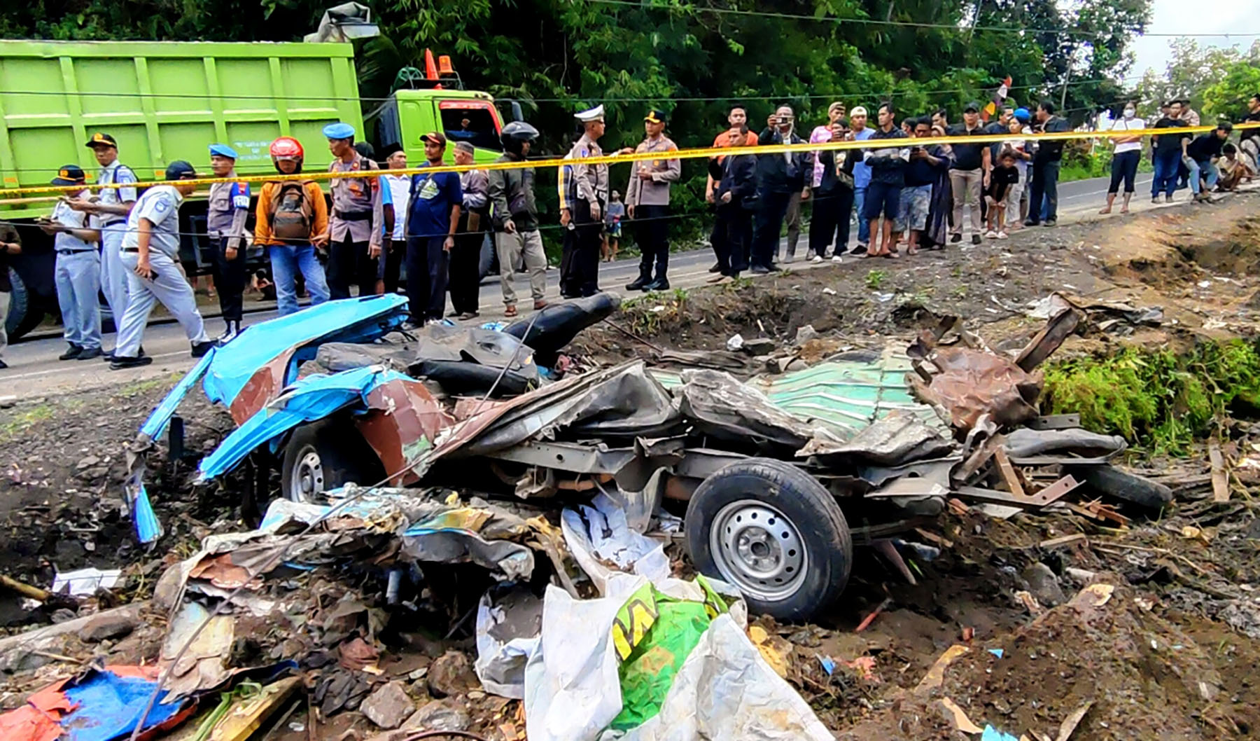 11 Killed, 5 injured after truck collides with bus in Indonesia